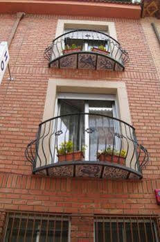 Hostal Amantes De Теруэль Экстерьер фото